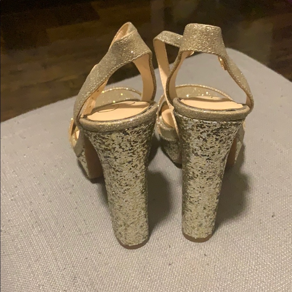 Shoes - Picture 4 of 5